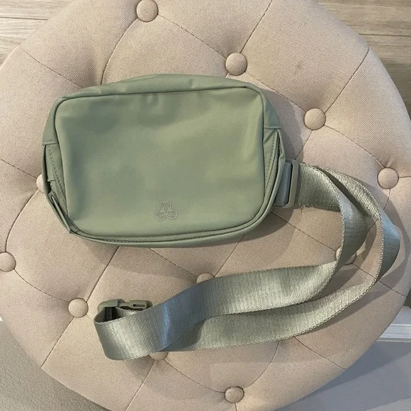 Aritzia Fanny Pack (Sage Green) - Picture 2 of 5